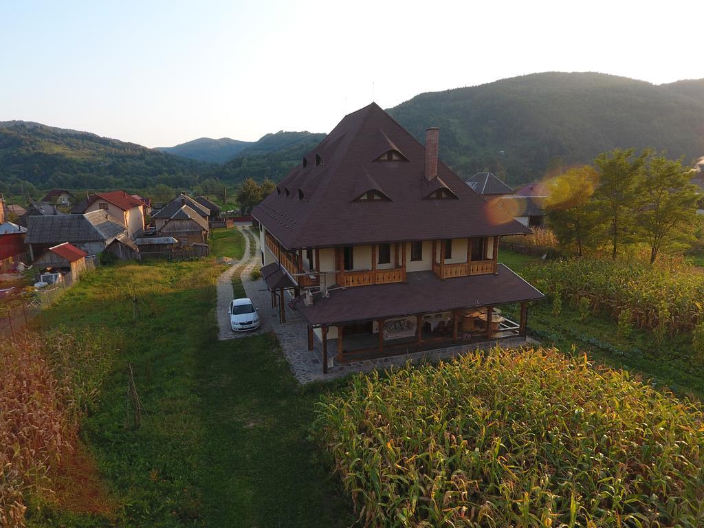 Pensiunea Sanziene Stramtura  Exterior photo